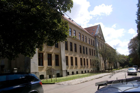 Вул. Свєнціцького, 17. Фасад з боку вул. Мушака, вигляд з півночі