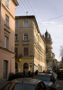 Vul. Krakivska, 14. A view from the western part of Virmenska str.