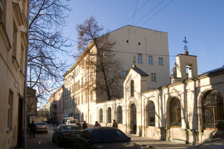 Vul. Krakivska, 14. A view from the eastern part of Virmenska str.