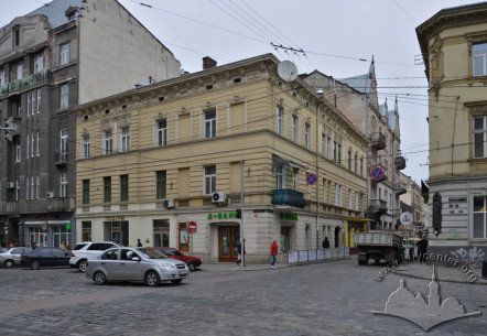 Vul. Kopernyka, 32. The building as seen from the intersection of vul. Slovatskoho and vul. Stefanyka