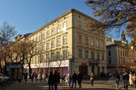 Vul. Halytska, 20. An overall view of the building from pl. Halytska (from southeastern side)