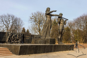 Vul. Stryiska – monument to the War Glory of the Soviet Army