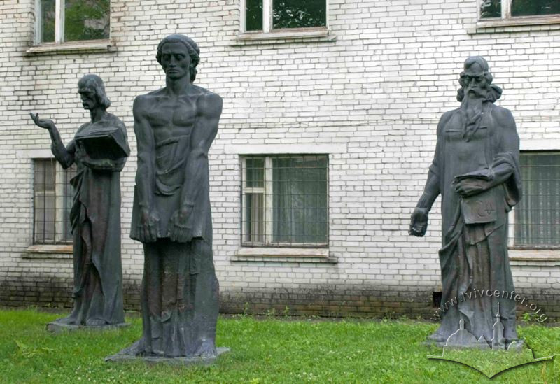 Vul. Kopernyka – monument to the First Printers by the Book Museum