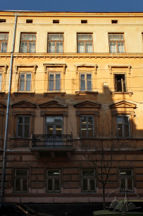 Вул. Пекарська, 9. Фрагмент головного фасаду