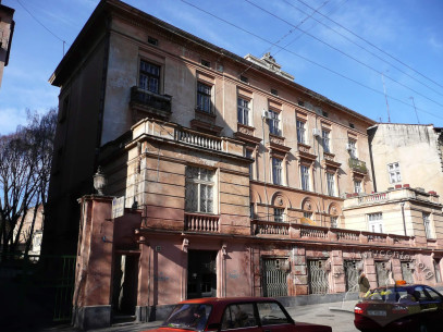Вул. Пекарська, 13. Загальний вигляд з південного заходу