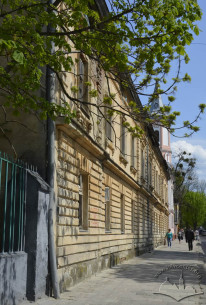 Vul. Pekarska, 57. The principal facade, a view from the east