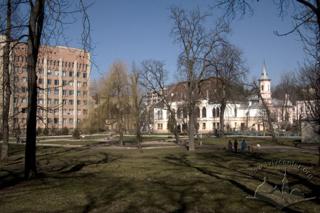 Вул. Пекарська, 50а. Вигляд з південно-східного боку.