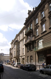 Просп. Шевченка, 25. Вигляд з вул. Фредра