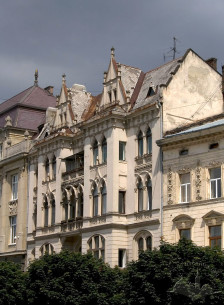 Просп. Шевченка, 21. Вид на головний фасад будинку з південного заходу