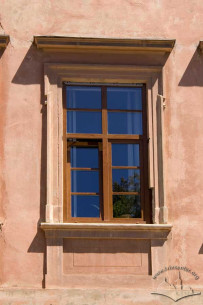 Pl. Rynok, 9. A 2nd floor window