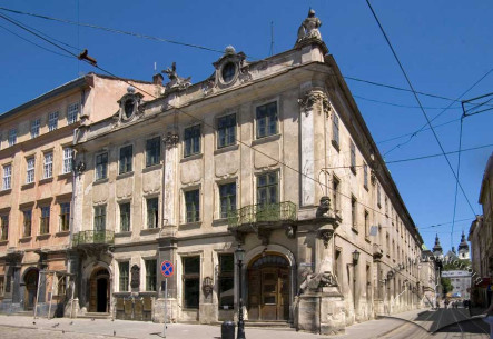 Pl. Rynok, 10. An overall view of the house