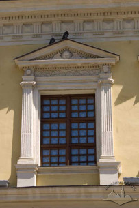 Pl. Rynok, 2. A 2nd floor window