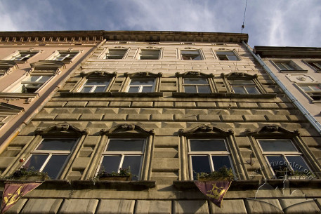 Pl. Rynok, 14. Part of the main facade