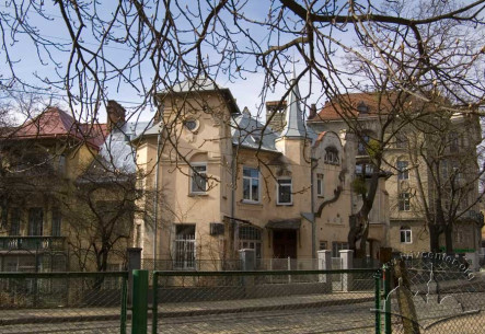 Вул. Котляревського, 27. Вигляд з північного сходу