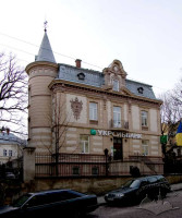 Вул. Вербицького, 6 – будинок банку (колишній житловий)