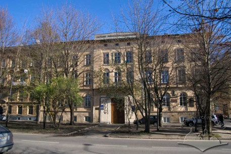 Vul. Vynnychenka, 24. The main facade