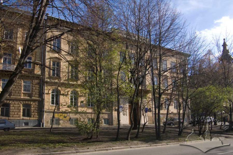 Vul. Vynnychenka, 24. The main facade