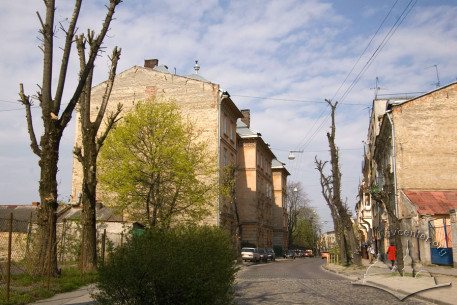 Вул. Лисенка, 14-14а. Вигляд зі сходу