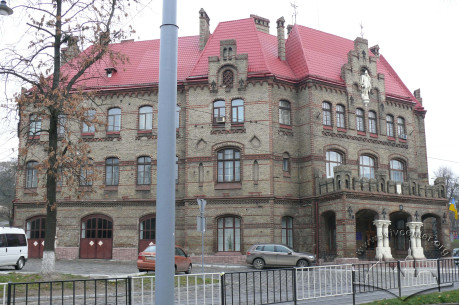 Вул. Підвальна, 6. Головне управління ДСНС України у Львівській облаcті на місці колишнього кінотеатру "Еден"