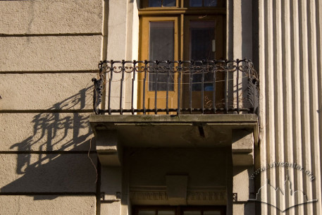 Вул. Коперника, 9. Балкон 3-го поверху