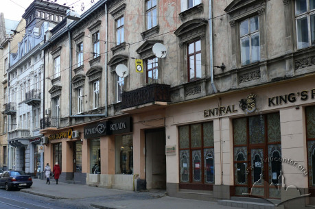 вул. І. Франка, 9. Тут розташовувалися кінотеатри "Роял Кіно" (1912–1913) і "Святовид" (1913–1915).