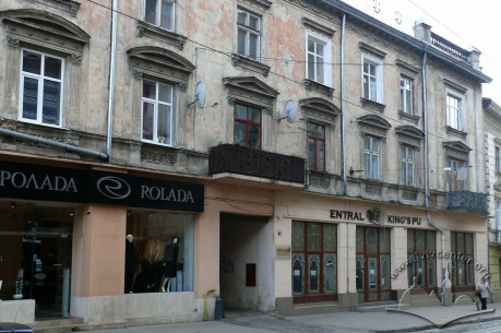 вул. І. Франка, 9. Тут розташовувалися кінотеатри "Роял Кіно" (1912–1913) і "Святовид" (1913–1915).