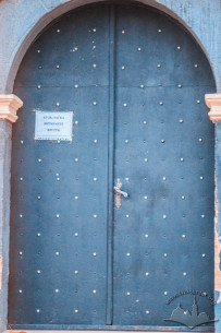 Vul. Khmelnytskoho, 28. Doors of the main entrance