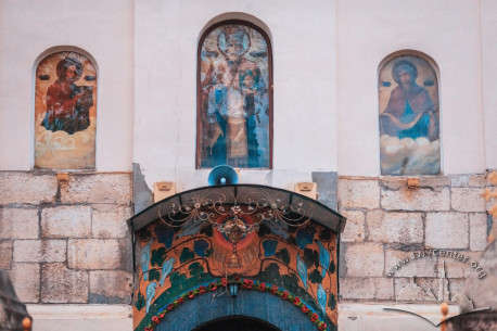 Vul. Khmelnytskoho, 28. Detail of the principal facade