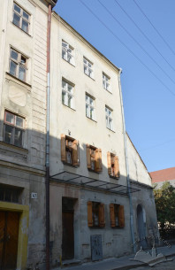 Vul. Staroyevreiska, 52. Southern facade which faces vul. Brativ Rohatyntsiv