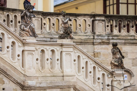 Pl. Sv. Yura, 5. Baroque stairs leading to the church entrance with sculpted putti