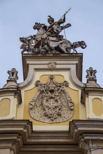 Pl. Sv. Yura, 5. Attic on top the main facade with the equesterian figure of St. George the Dragonslayer (Sv. Yuriy)