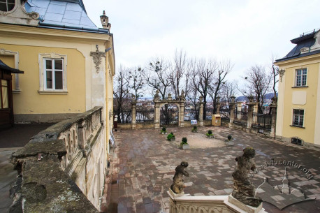 Pl. Sv. Yura, 5. View towards the so-called Metropolitain Gardens