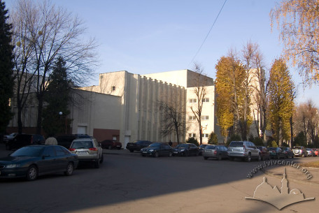 Вул. Федьковича, 54-56. Вигляд будинку з вул. Пастернака (з півдня)