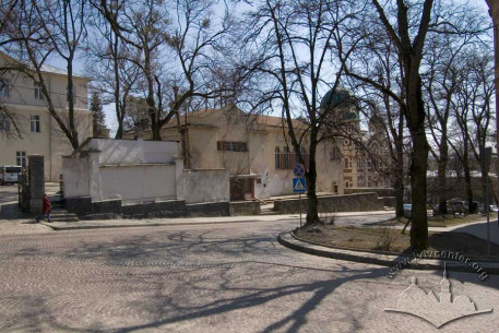 Вул. Короленка, 1а. Вигляд будинку з вулиці Лисенка