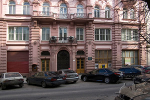 Вул. Січових Стрільців, 11 – кінотеатр (не діє)