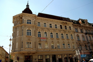 Просп. Шевченка, 28 – кінотеатр (не діє)