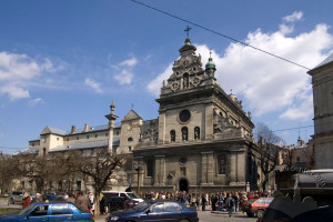 Пл. Соборна, 3a – церква св. Андрія (кол. костел бернардинів)