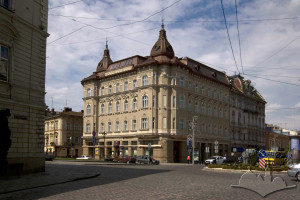 Просп. Шевченка, 28 – ЛОО "Просвіта", Почесне консульство Республіки Австрія