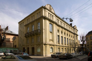 Пл. Шашкевича, 5 – кінотеатр (не діє)