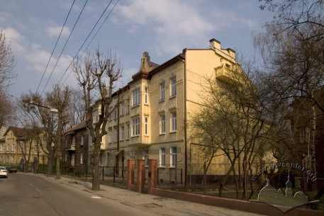 Забудова вул. Котляревського, у центрі - будинок №45