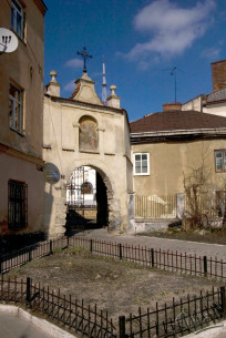 Vul. Vicheva, 2. The entrance gate to the convent's territory