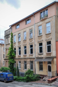 Вул. Левинського, 2. Бічний (північний) фасад