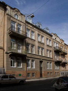 Вул. Левинського, 6. Головний фасад