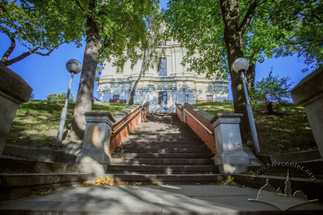 Vul. Vynnychenka, 22. Stairs which lead to the church from vul. Vynnychenka
