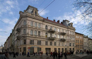 Пл. Ринок, 22 – Вул. Галицька, 1 – колишня кам'яниця Єльонківська