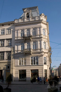 Vul. Halytska, 1. View of the building's main facade from the Rynok sq.