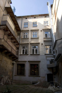 Vul. Halytska, 1. View of the building from the courtyard