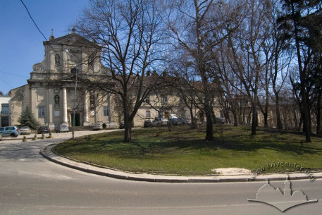 Vul. Vynnychenka, 30a. A view from the west