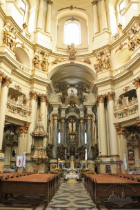 Pl. Muzeina, 3. Interior of the church, a view towards the altar