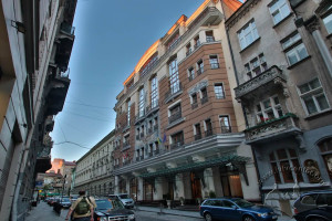 Вул. Фредра, 5 – готель "Нобіліс"
